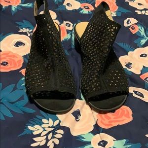 American Eagle by Payless Black Caged Sandals 11W